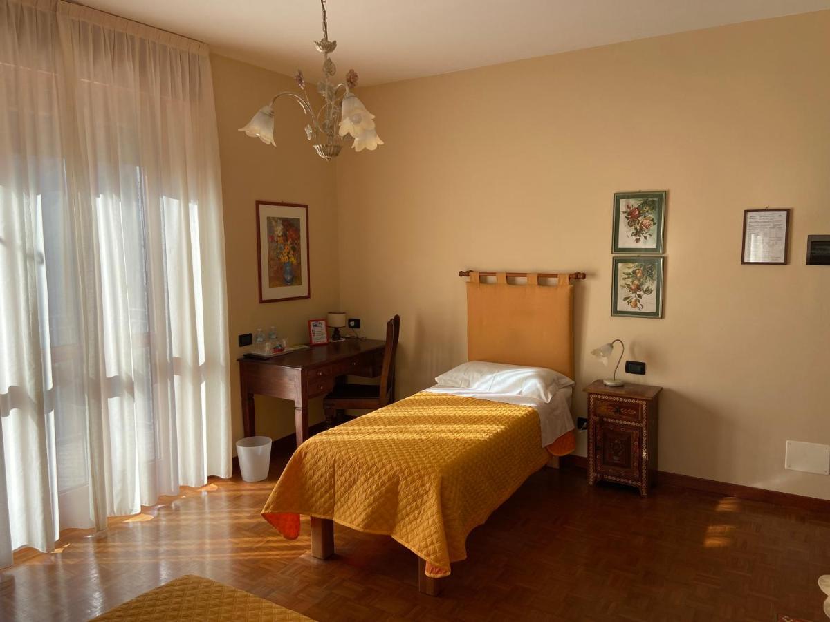 La Via Del Sole Panzió Susa Kültér fotó